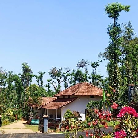 Emerald Castle Villa Мадикери Екстериор снимка
